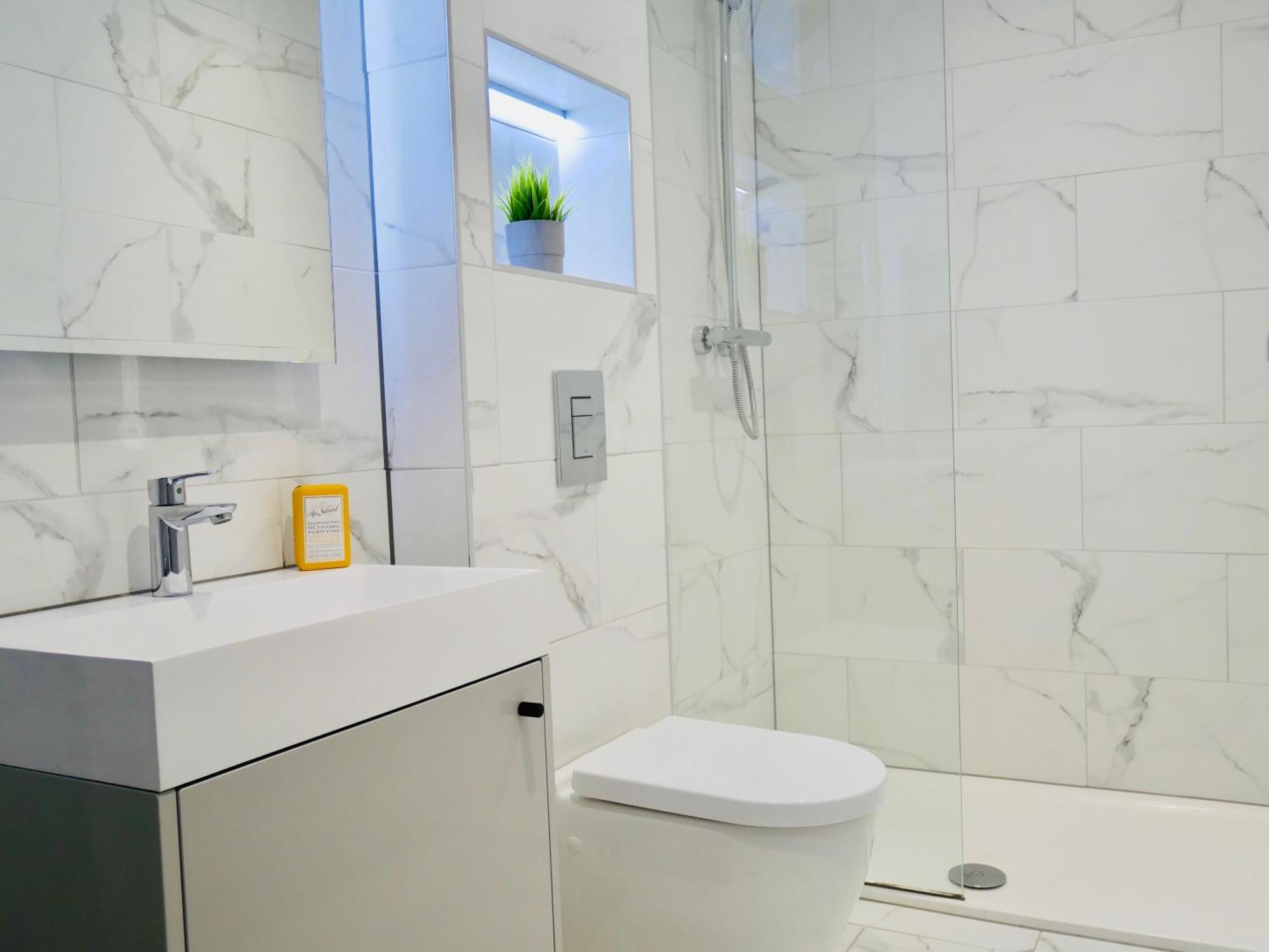 Beautiful Alumpointe Apartment - 400M To The Beach Борнмут Экстерьер фото